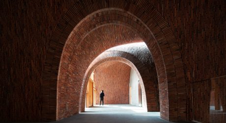 Jingdezhen Imperial Kiln Museum. Brick Award 22 Category "Sharing public spaces". Studio Zhu Pei. Hallway view