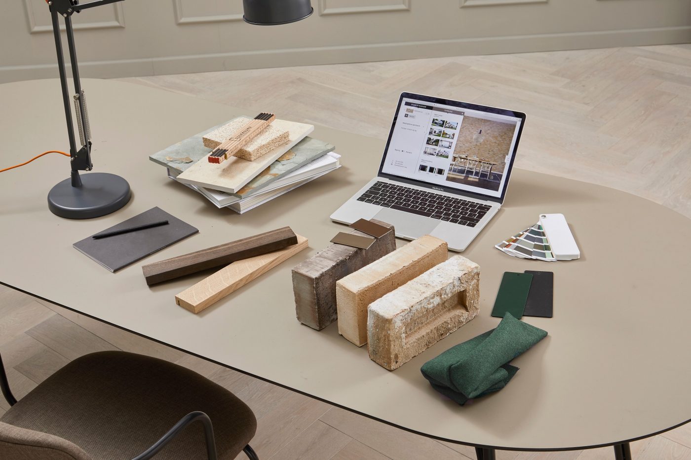 moodboard-miljoe-skrivebord