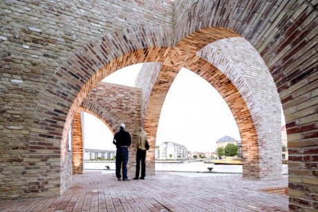 Brick: EW0466 Kobber - EW2331 Rosé - EW2207 Rød mørk - EW2115 Sommer | Bricks in Common Pavillion, Copenhagen