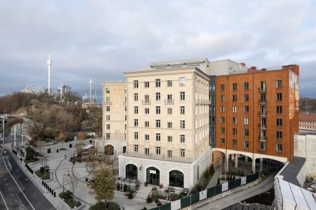 Brick: EW2136 Light Coal - EW2166 Sisteron - EW0409 Valmue | Liseberg Grand Curiosa Hotel, Göteborg