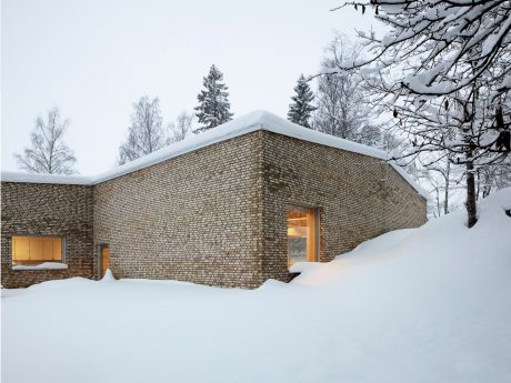 Mursten - Bronsgroen - Tanum Menighedscenter, Norge