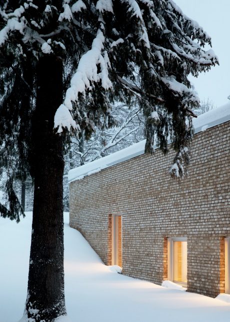 Mursten - Bronsgroen - Tanum Menighedscenter, Norge