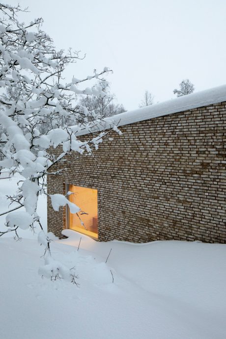 Mursten - Bronsgroen - Tanum Menighedscenter, Norge