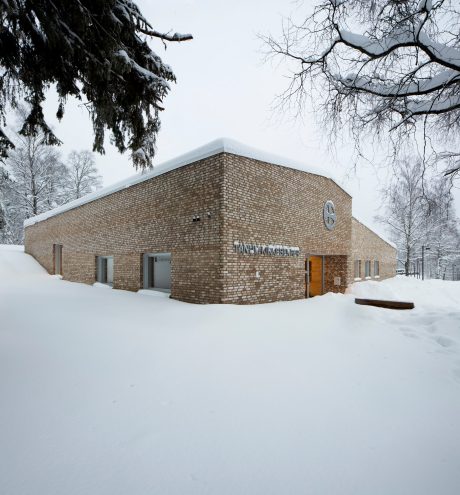 Mursten - Bronsgroen - Tanum Menighedscenter, Norge