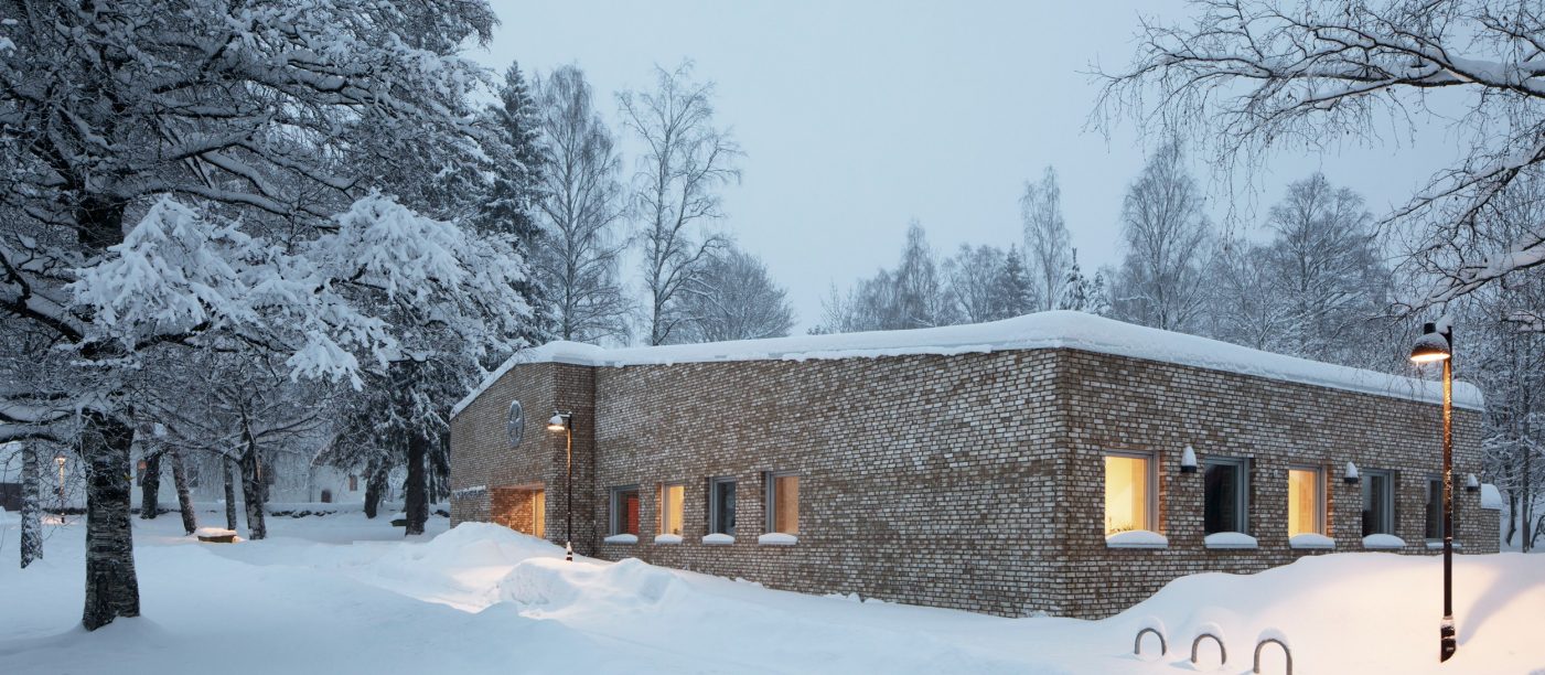 Mursten - Bronsgroen - Tanum Menighedscenter, Norge