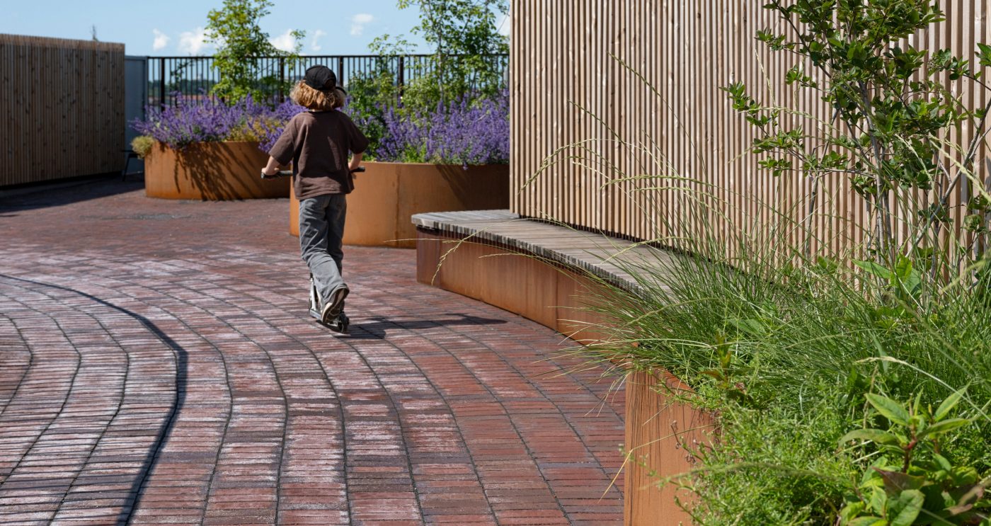 Facing brick & pavers: EW3521 Blauwrood - Juist | Harmonikahusene