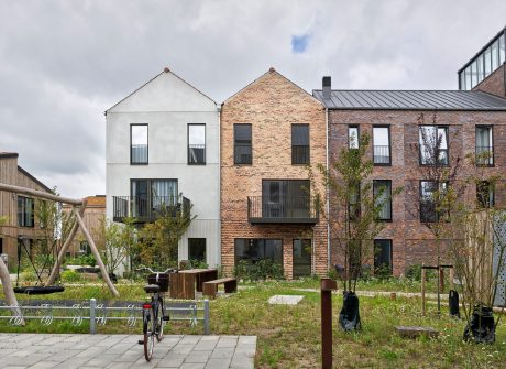 Brick: EW3373 Safari - EW3255 Red Shade - EW2448 Willems Forest | Carolinelunden