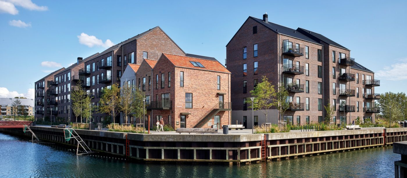 Brick: EW3373 Safari - EW3255 Red Shade - EW2448 Willems Forest | Carolinelunden