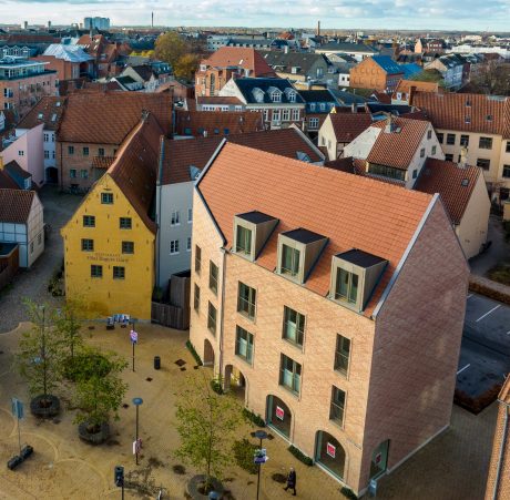 Tagsten - Datura Naturrød - Oluf Bagers Plads