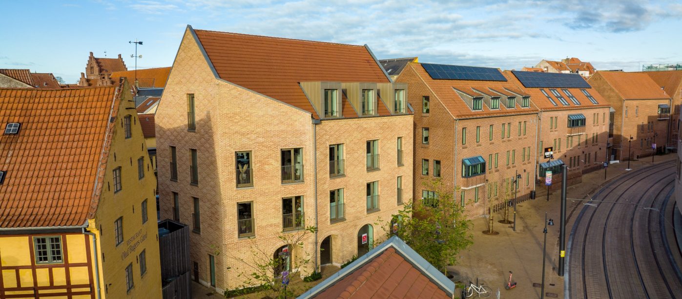 Tagsten - Datura Naturrød - Oluf Bagers Plads