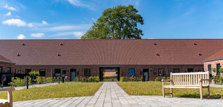 Mursten - tagsten: EW3255 - Sinus | Agttrup Gårdhuse, Danmark