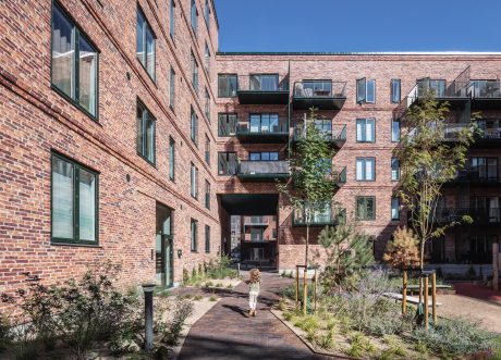 Brick: EW3255 Red shade | Fyrkanten, Høje Taastrup