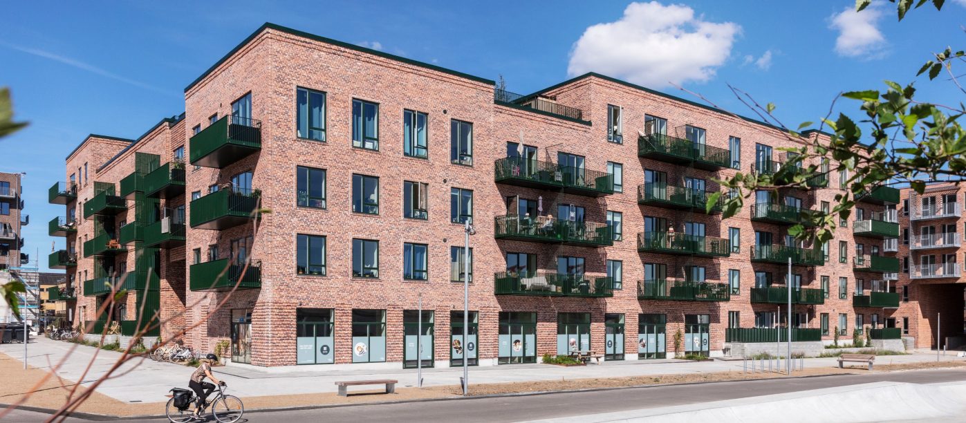 Brick: EW3255 Red shade | Fyrkanten, Høje Taastrup