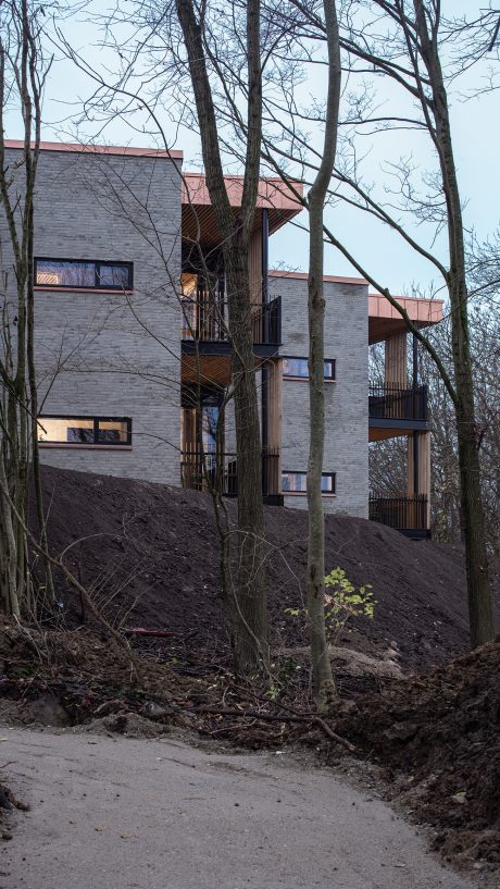 Grå mursten, grå tegl, grådæmpede mursten,  hospitalsbyggeri