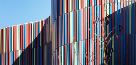 Preschool of 1325 m2 and High Environmental Quality building. Ecole maternelle Simone Veil, 1 rue Nelson Mandela 94390 VILLIERS SUR MARNE. Panels Argeton Barro 50 x 50 Emaillé Rouge, Bleu clair, Jaune, Lilas, Rose.