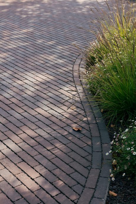 Freiflächen, Platzgestaltung, Aquata, Pflasterklinker, wasserdurchlässig, versickerungsfähig, Läuferverband, Landschaftsgestaltung, Naturschutzgebiet, Belgien, Het Maldegemveld, Tuinaanneming Trenson, Adegem