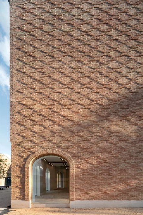 Apartment building, Oluf Bagers Plads, Gulroed haandstroegen